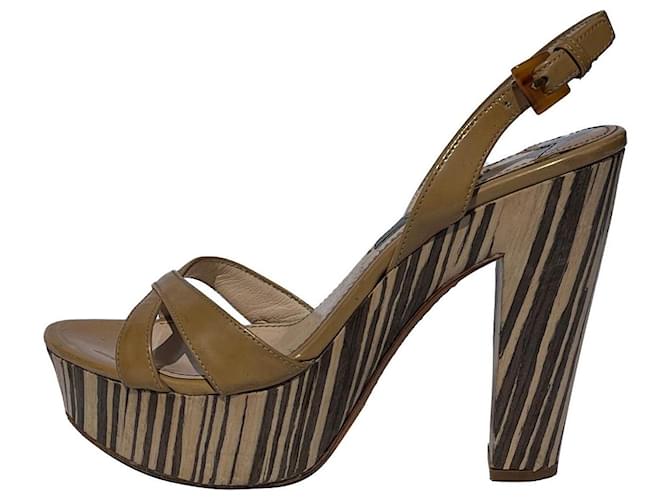 Prada Sandalias marrón claro con tacón de madera estampada y plataforma. Castaño Caramelo Cuero  ref.887625