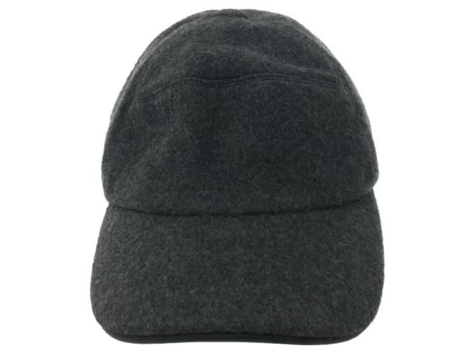 **Hermès-Graue Mütze