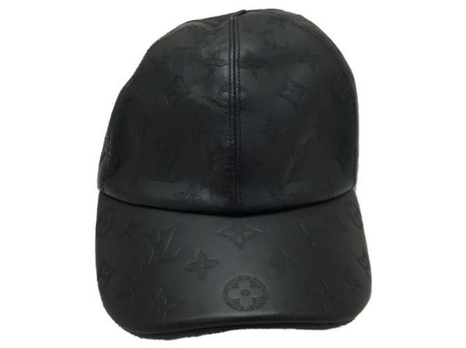 **Gorra de cuero negro Louis Vuitton