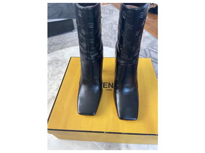 Fendi Logo Stiefeletten Leder Schwarz