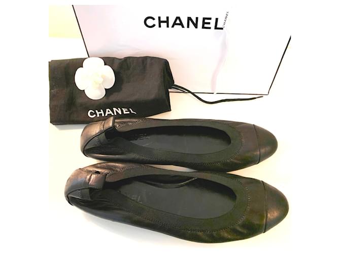 Chanel Zapatillas de ballet Negro Cuero  ref.888202