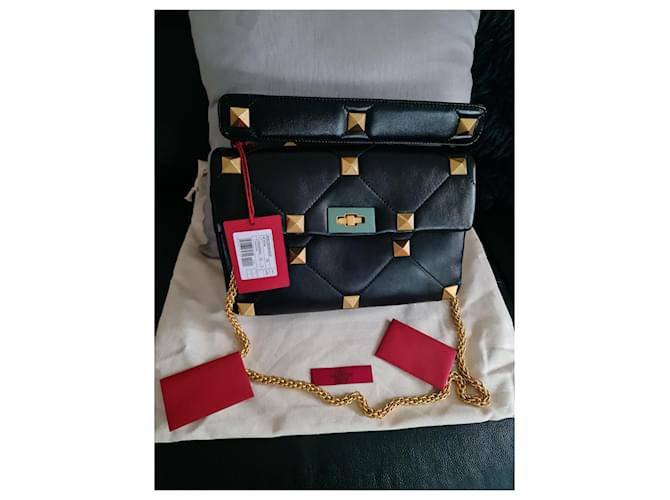 Valentino Garavani Roman Stud Leather Bag in large, New Black  ref.888486