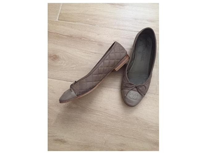 Cambon Chanel Ballet flats Brown Leather  ref.888571