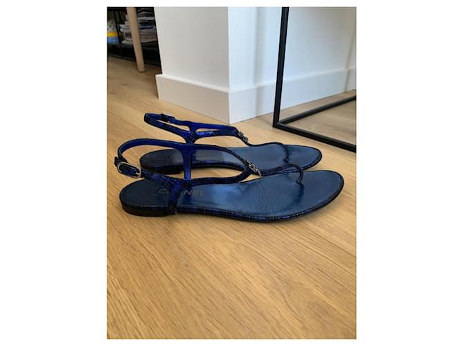 Chanel Flats Blue Leather  ref.888582