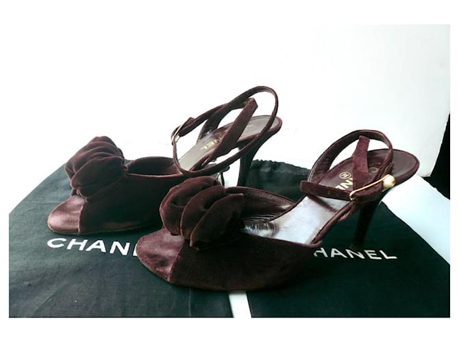 CHANEL Crushed raspberry velvet sandals T40,5 IT very good condition Dark red  ref.888990