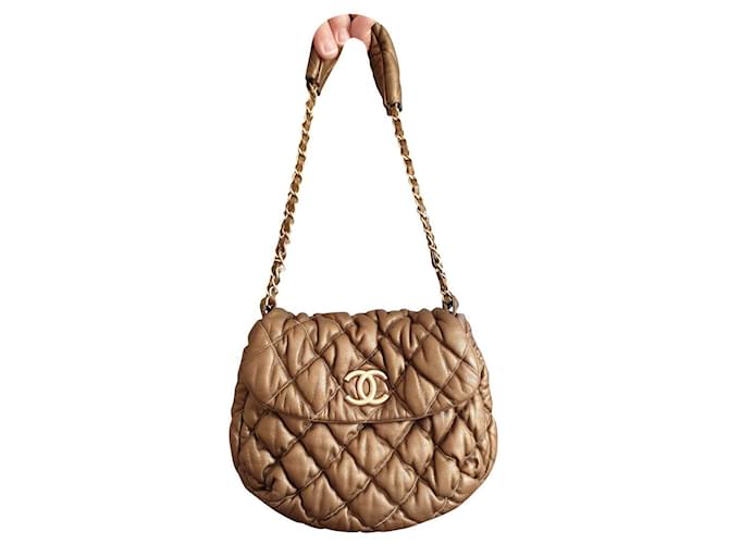 Chanel Mittelgroße Luftpolstertasche Bronze Leder  ref.889024