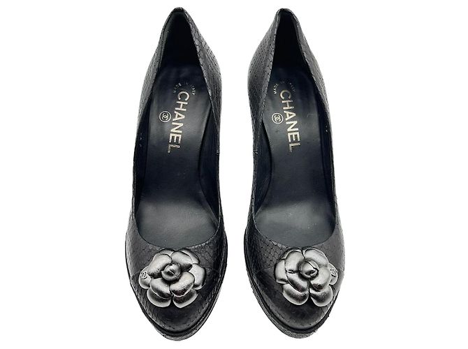 Timeless CHANEL Saltos EU 37 Couro Preto