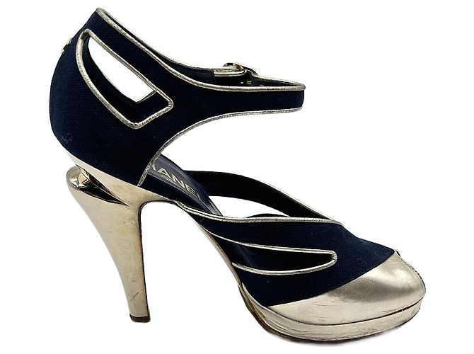 Timeless CHANEL  Heels EU 39 Cloth Navy blue