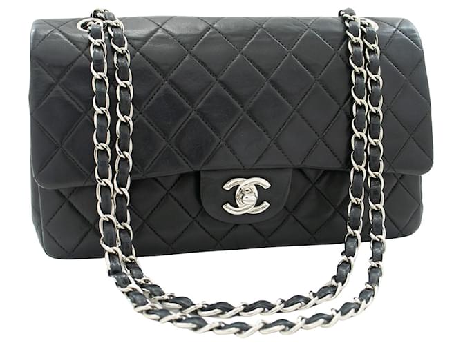 Timeless Chanel lined Flap Black Leather  ref.891798