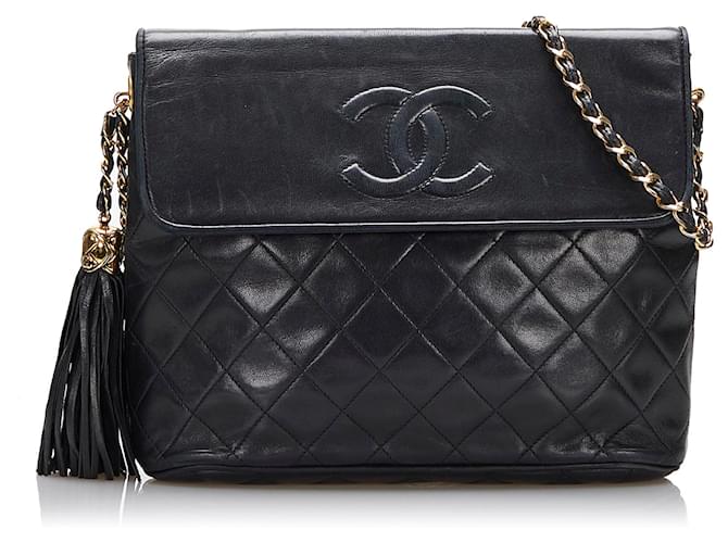 Chanel Umhängetasche mit CC-Quaste, schwarz Leder  ref.892318