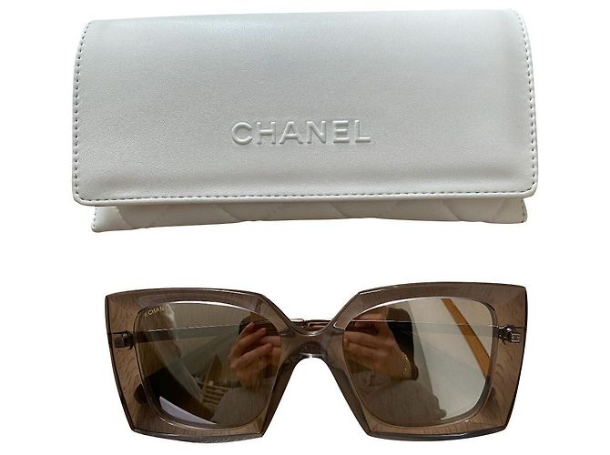 Occhiali da sole Chanel grigi placcati oro Grigio