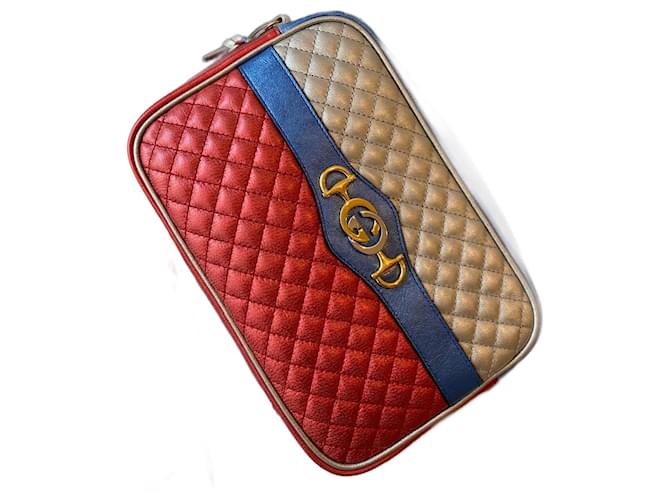 GUCCI  Handbags T.  Leather Red  ref.894160