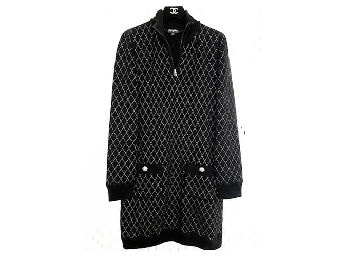 Chanel 2020 Robe duveteuse matelassée Pharrell Style Noir  ref.894345