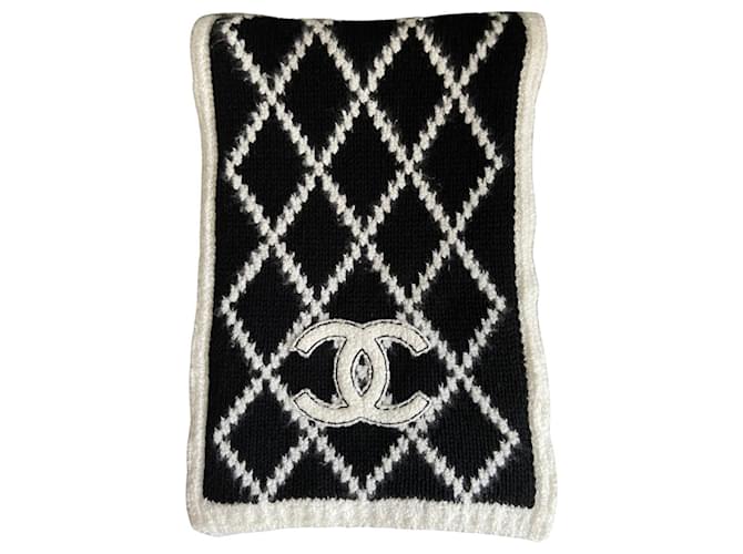 Chanel Scarves Black Cashmere  ref.894732