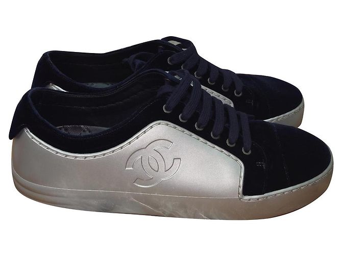 Chanel bleu/cuir gris/Baskets à lacets en velours Logo CC