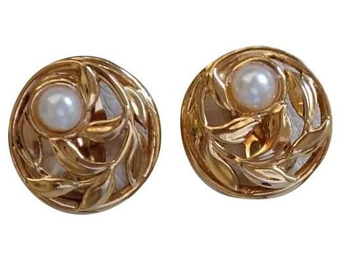 Orecchini Nina Ricci in metallo dorato e perle D'oro
