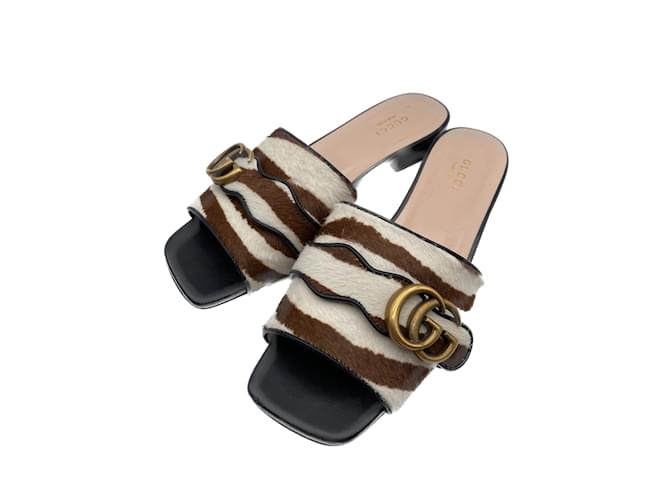 GUCCI Sandals T.EU Fur ref.895908 - Joli Closet