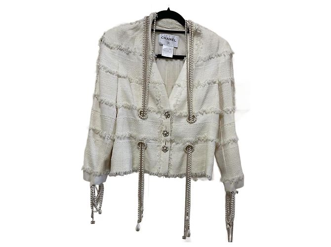 Chanel Blazer CC Tweed com aplicação de pérolas Cru