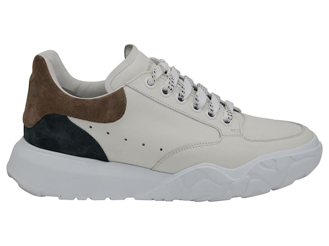 Alexander McQueen Court Low-Top-Sneaker aus cremefarbenem Leder Weiß Roh  ref.898228