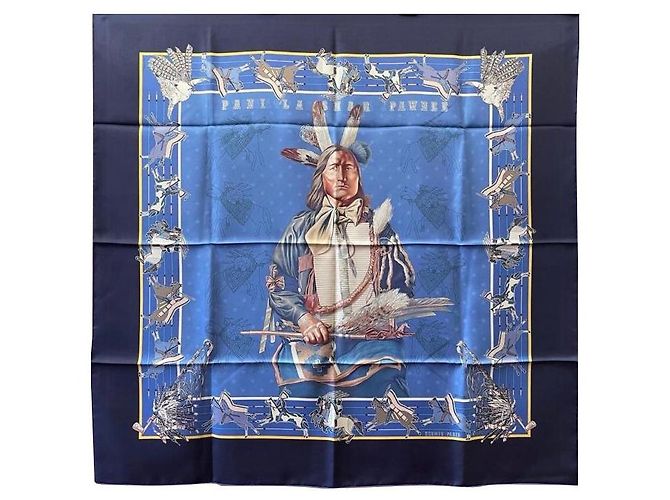 Pani lo shar di Hermès dai lati foderati Blu