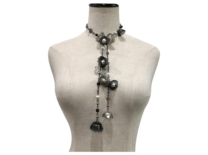 women's chanel necklace cc
