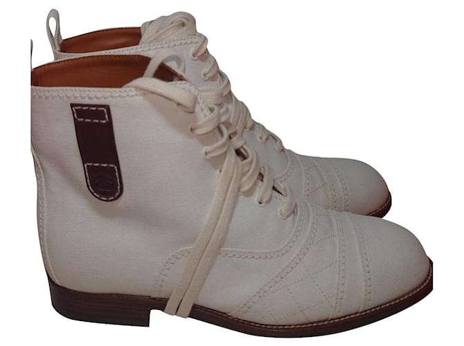 Tamanho da bota de tecido Chanel com cadarço 37 US 7 Reino Unido 4 AU 6 Cinza Lona  ref.903168