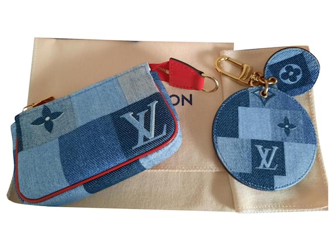 Louis Vuitton Custodia in denim con monogramma + portachiavi  / Ciondolo da borsa CAPSULE 2020 Blu Jeans  ref.903242