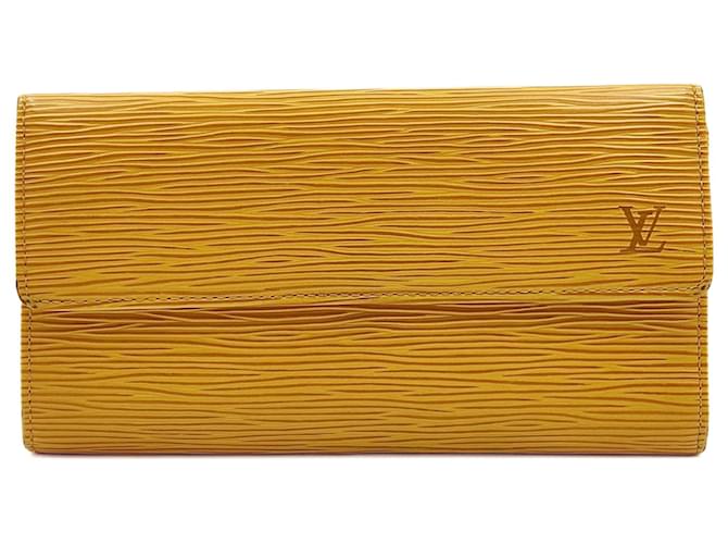 Carteira longa Louis Vuitton em couro epi amarelo  ref.904527