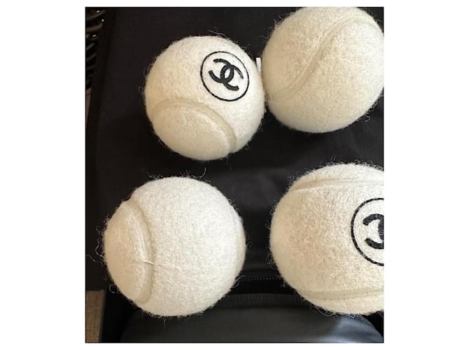 CHANEL klassisches Tennisball-Set Weiß Gummi  ref.904630