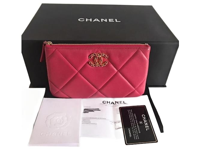 Chanel Pochette 19 Pink Leather  ref.907180