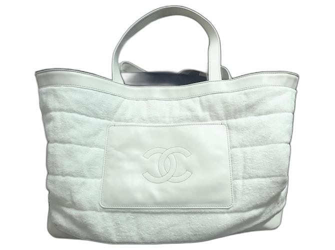 Chanel XL-Einkaufstasche in limitierter Auflage Schwarz Weiß Leder Baumwolle Polyethylen  ref.907186