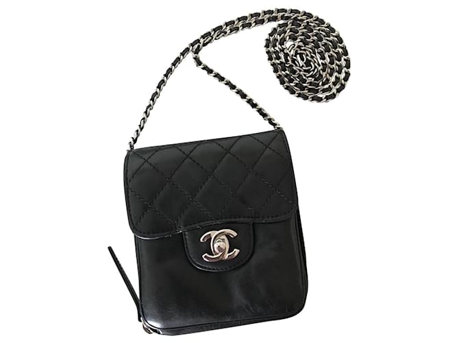 Chanel Handbags Black Leather  ref.909132
