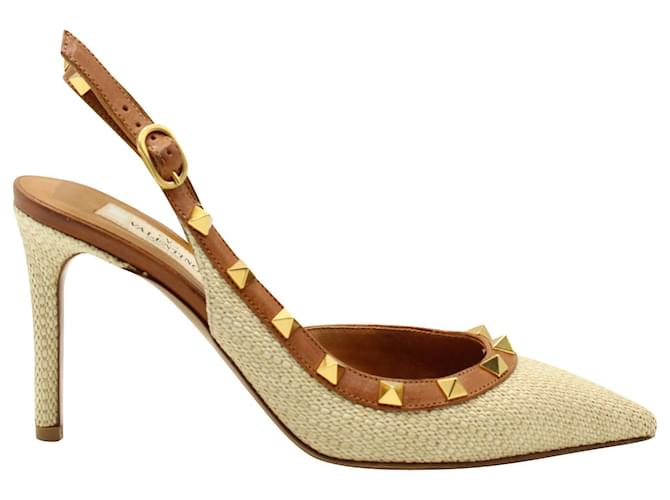 Zapatos de tacón destalonados con adornos de cuero Rockstud de Valentino Garavani en rafia beige  ref.909140