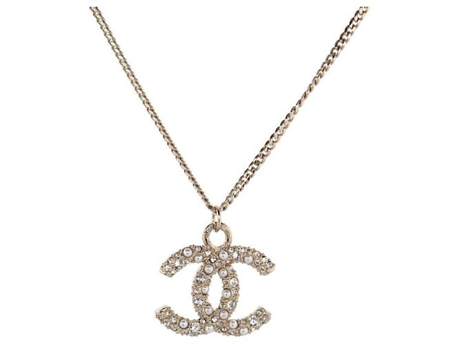 NEW CHANEL PENDANT NECKLACE LOGO CC IN PEARLS & GOLD METAL NECKLACE