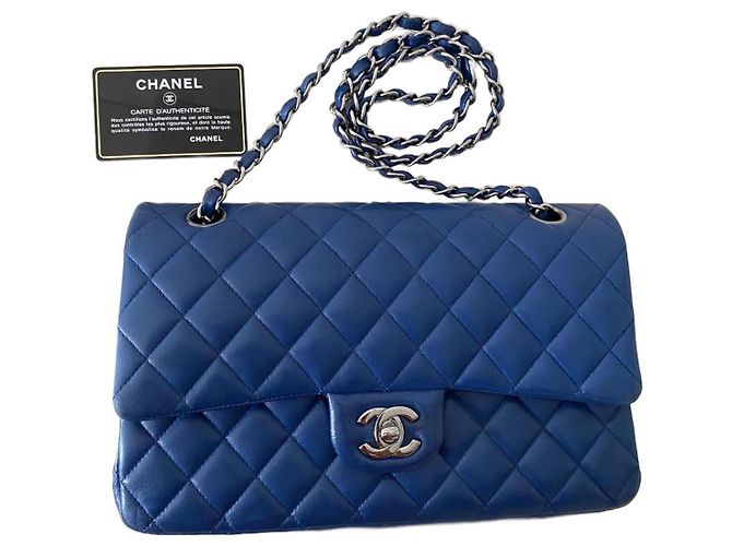 Bolsa Chanel Timeless Classic em couro azul