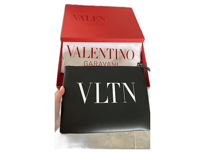 pochette Valentino Garavani VLTN Cuir Noir  ref.909641