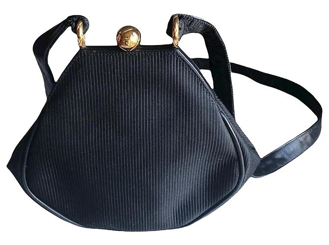 Bolsos CHANEL T.  Seda Negro