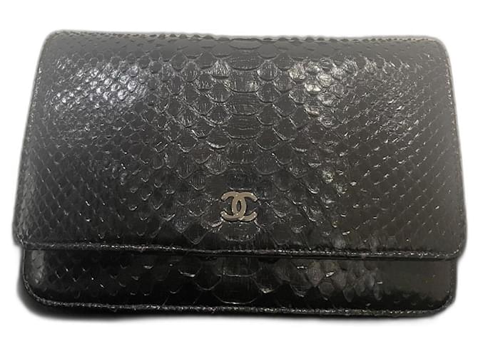 Wallet On Chain Chanel Bolsos de mano Negro Pitón  ref.910896