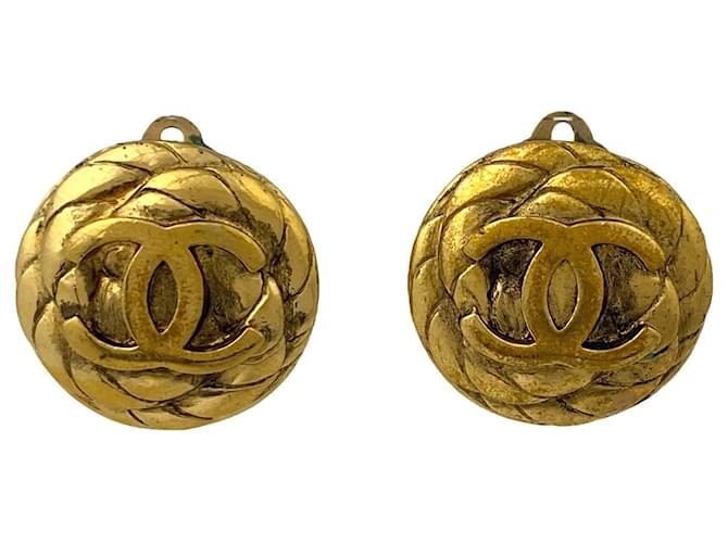 *Chanel Gold Coco Mark Matelasse Round  Earrings Gold hardware Gold-plated  ref.911041