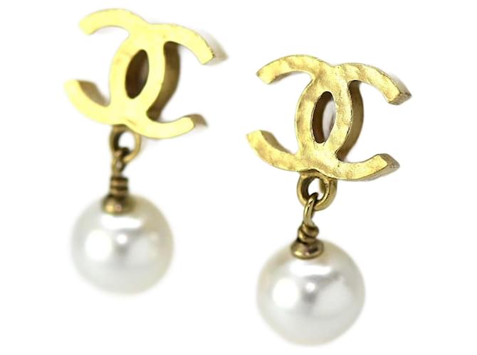 *Boucles d'oreilles Cocomark Pearl Chanel Plaqué or Blanc Bijouterie dorée  ref.911060