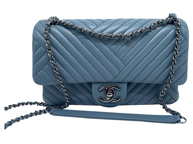 Chanel Classic Timeless blue chevron bag Leather ref.913670 - Joli Closet