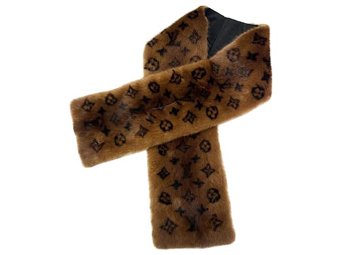 Louis Vuitton Monogram Brown Fur ref.914984 - Joli Closet