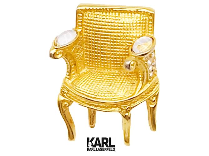Karl Lagerfeld Vintage Louis XV Armchair Pin Golden Metal ref.915896 - Joli  Closet