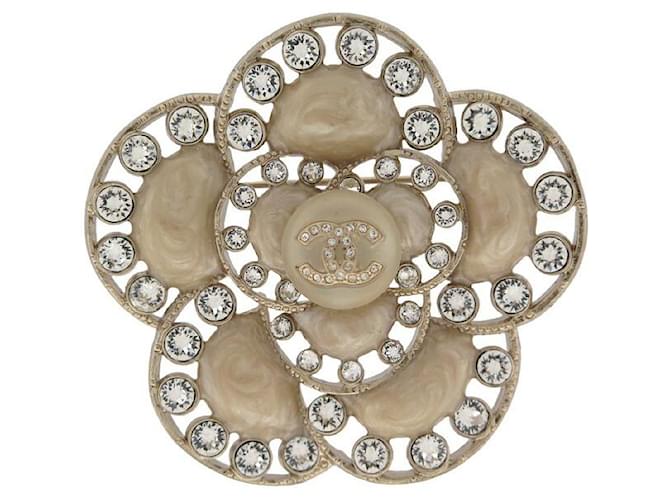 Other jewelry NEW CHANEL CAMELIA & STRASS BROOCH IN GOLD METAL GOLDEN STEEL BROOCH  ref.916048
