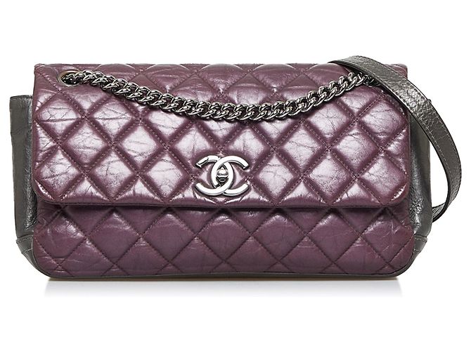 Borsa Chanel con patta Portobello Matelasse smaltata viola Porpora