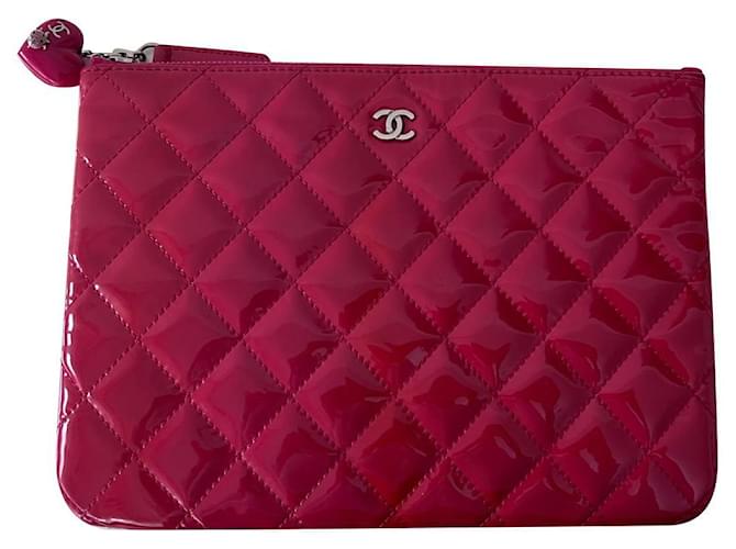 Chanel Clutch bags Pink Patent leather ref.916757 - Joli Closet