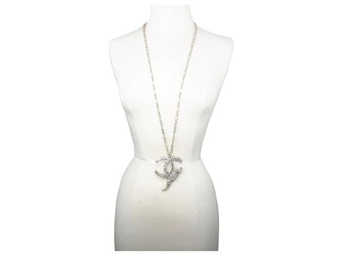 Chanel Long necklaces Golden Metal  ref.917654