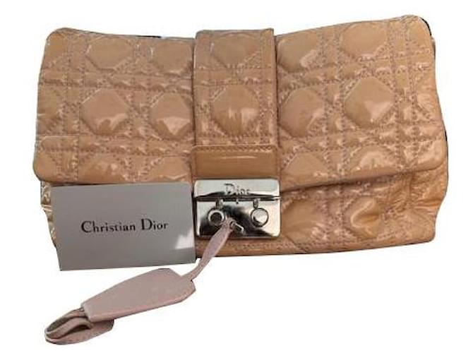 Chaîne Christian Dior New Lock Cuir vernis Beige  ref.917785