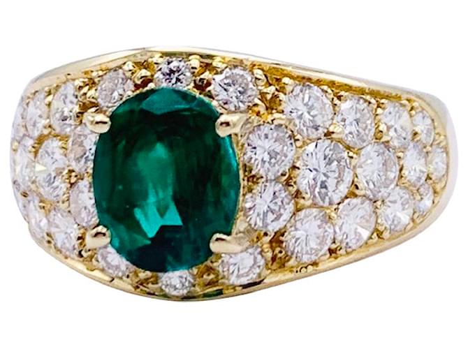 inconnue Yellow gold ring, emerald and diamond pavé.  ref.923394