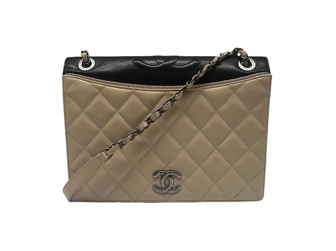 Chanel petit sac à bandoulière à rabat ballerine Cuir Beige  ref.924233